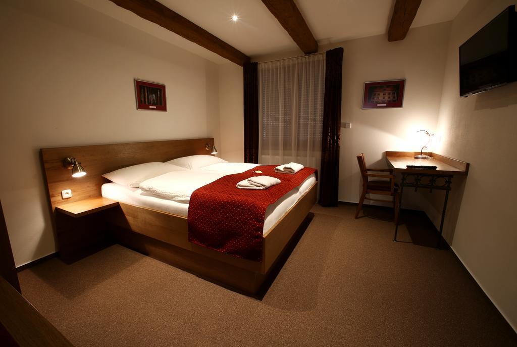 Apartments&Suites Žlutá Hruška Plzeň Esterno foto