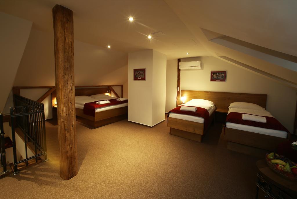 Apartments&Suites Žlutá Hruška Plzeň Esterno foto