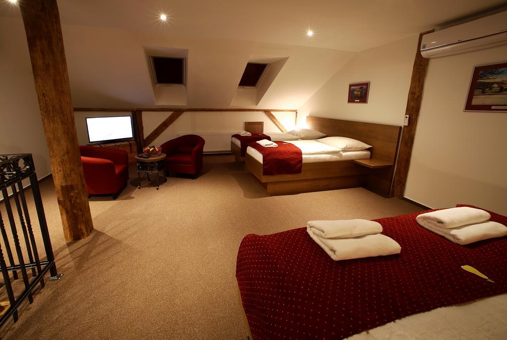 Apartments&Suites Žlutá Hruška Plzeň Esterno foto
